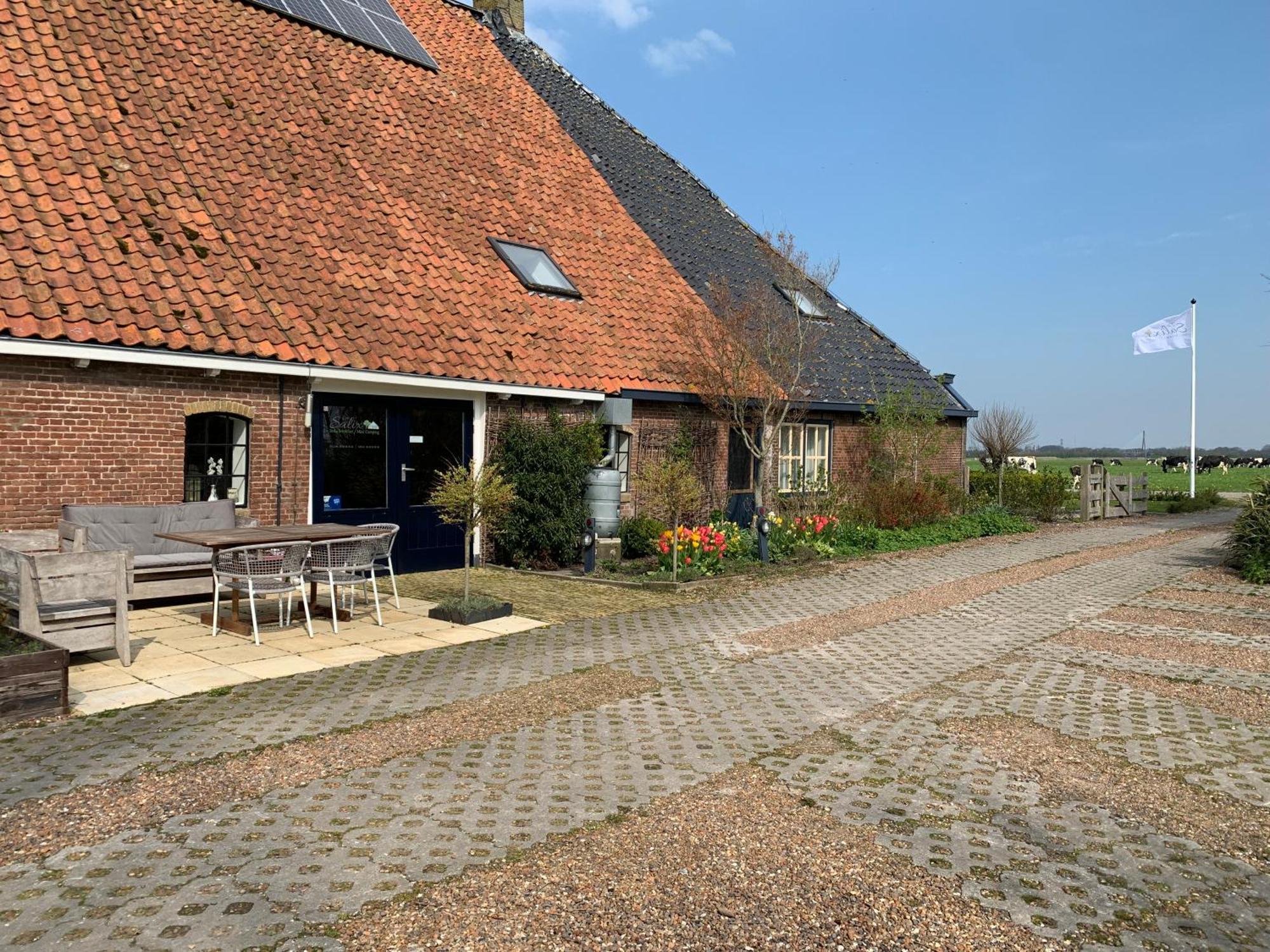 Bed & Breakfast De Salix Hitzum
